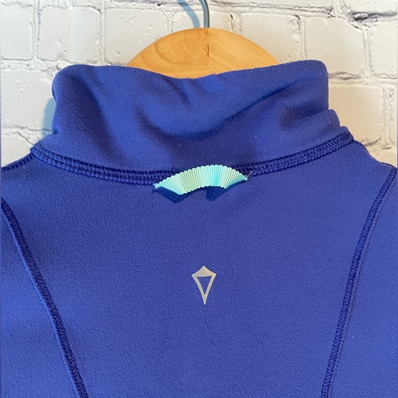 Ivivva Glow & Go Pullover (by Lululemon) - Picture 7 of 17